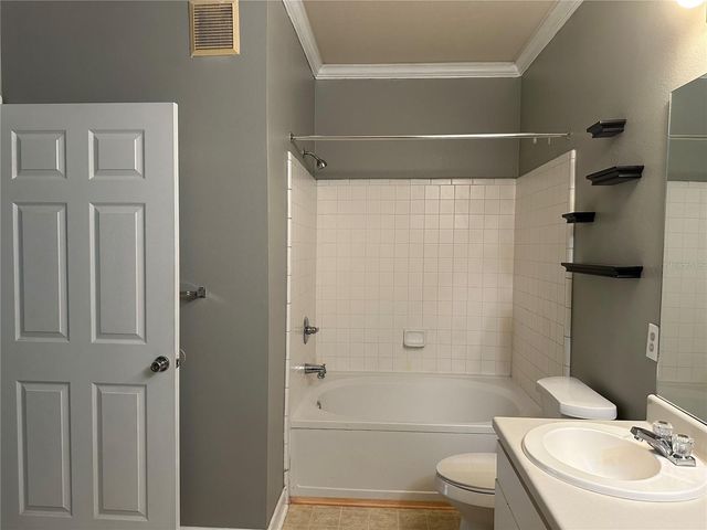 18302 BRIDLE CLUB DRIVE 18302, Tampa, FL 33647