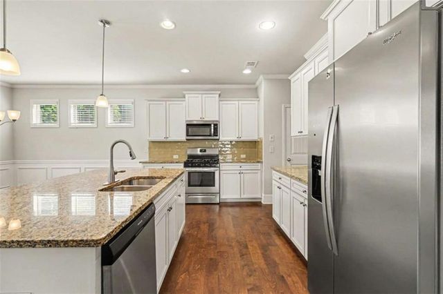 6536 Crosscreek Lane, Flowery Branch, GA 30542
