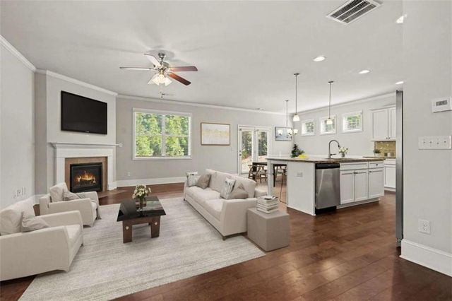 6536 Crosscreek Lane, Flowery Branch, GA 30542