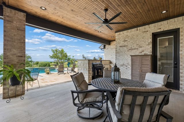 1025 High Point Street, Weatherford, TX 76087