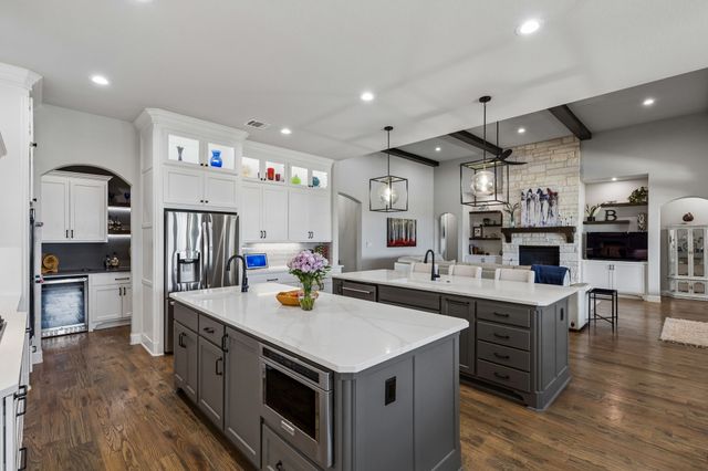 1025 High Point Street, Weatherford, TX 76087