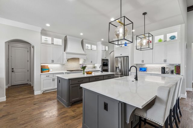 1025 High Point Street, Weatherford, TX 76087