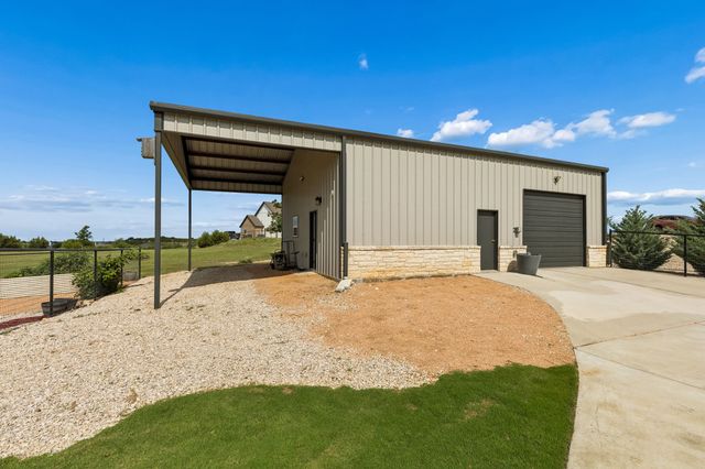 1025 High Point Street, Weatherford, TX 76087