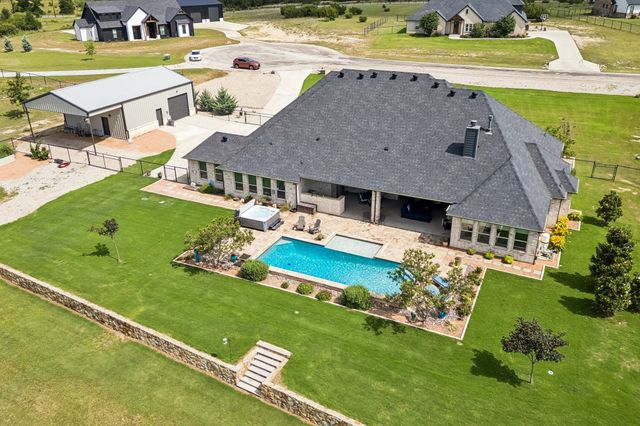 1025 High Point Street, Weatherford, TX 76087