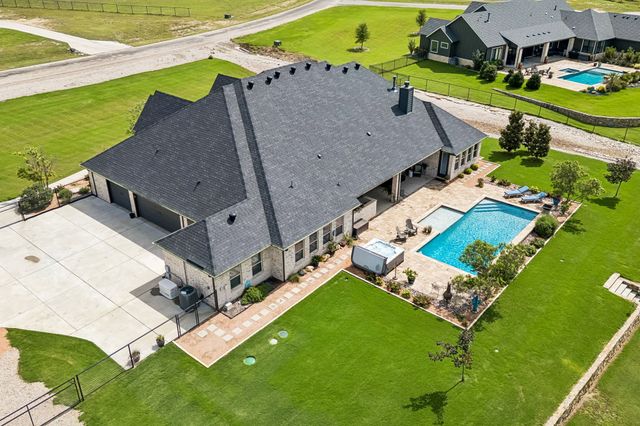 1025 High Point Street, Weatherford, TX 76087