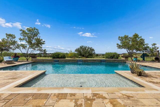 1025 High Point Street, Weatherford, TX 76087