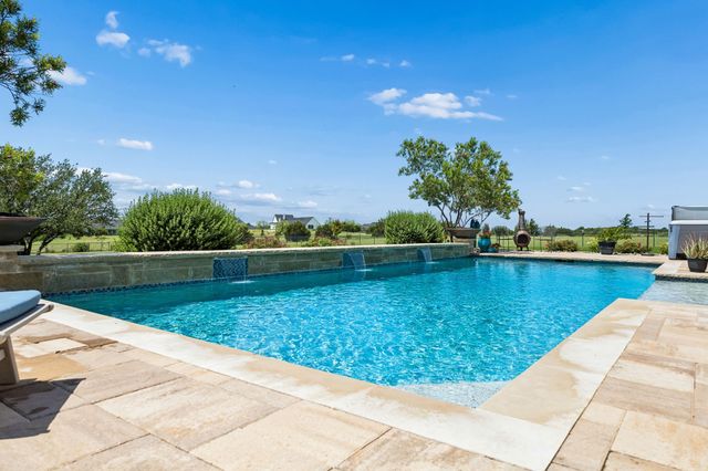 1025 High Point Street, Weatherford, TX 76087