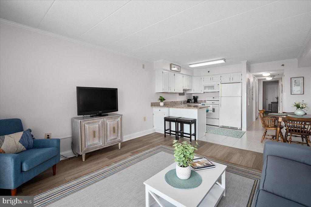 Image 10 of property listing at 10002 COASTAL HWY #105, Ocean City, MD 21842