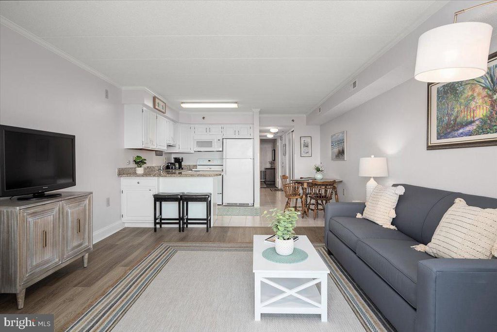 Image 11 of property listing at 10002 COASTAL HWY #105, Ocean City, MD 21842