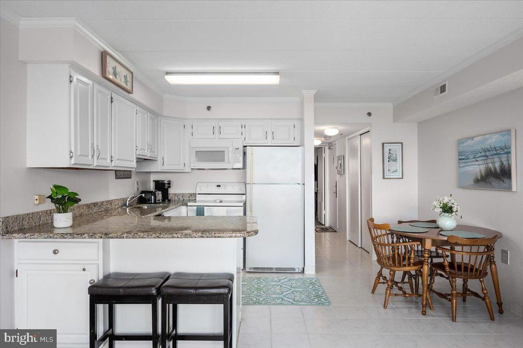 Image 12 of property listing at 10002 COASTAL HWY #105, Ocean City, MD 21842