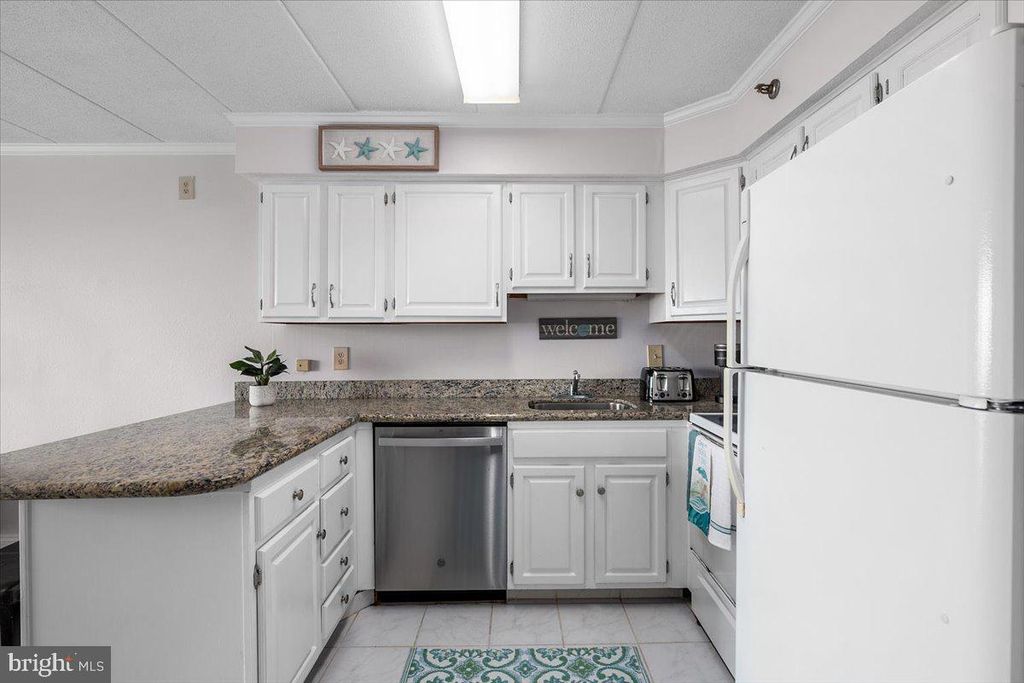 Image 14 of property listing at 10002 COASTAL HWY #105, Ocean City, MD 21842