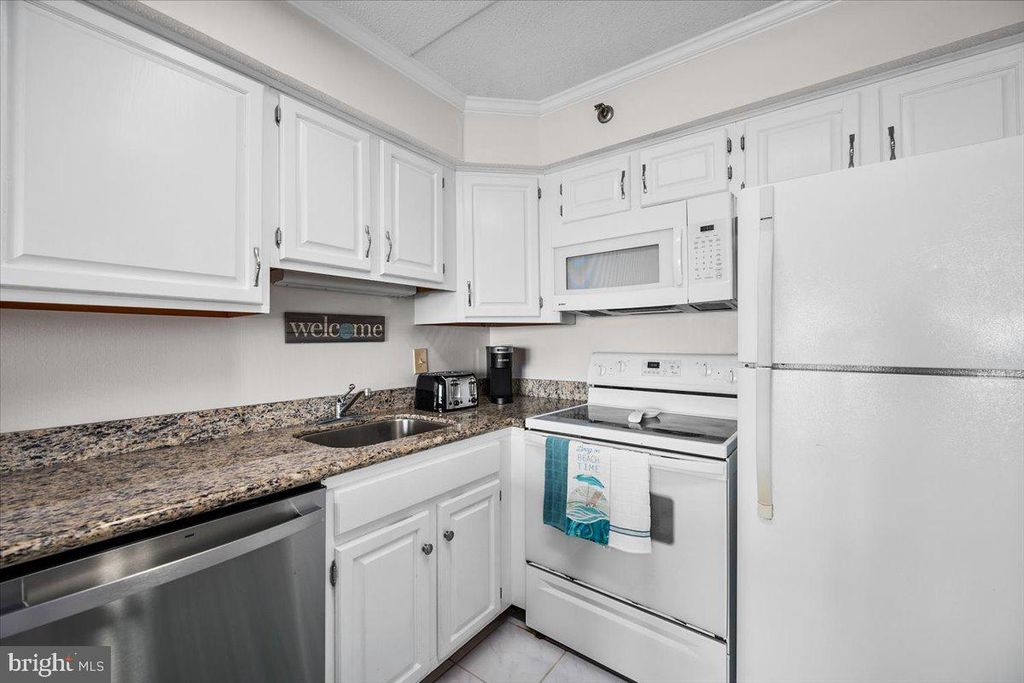 Image 15 of property listing at 10002 COASTAL HWY #105, Ocean City, MD 21842