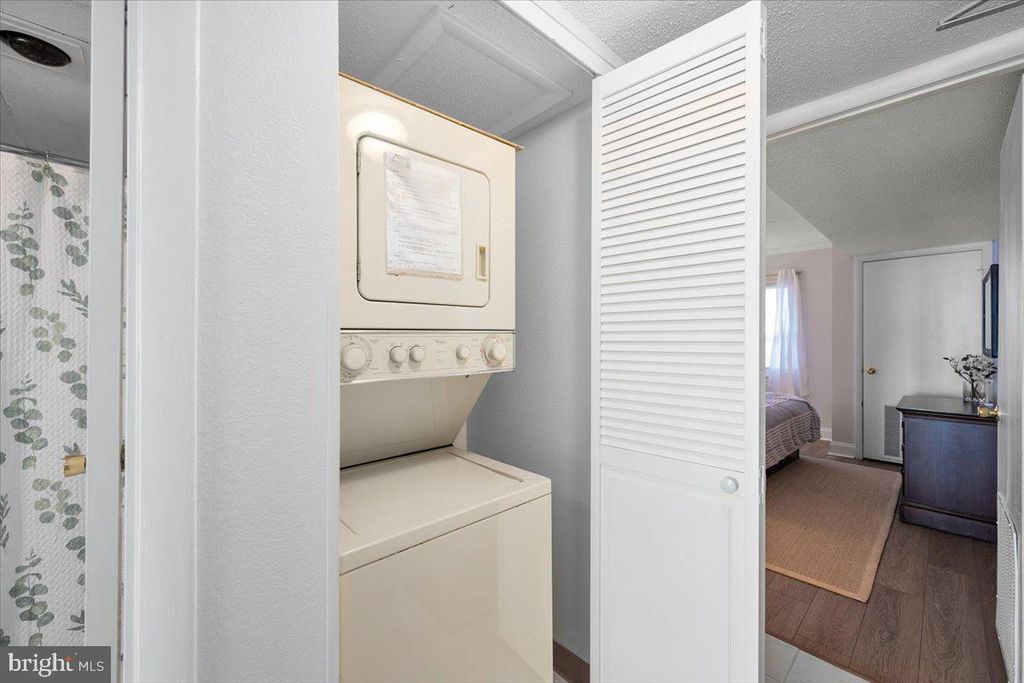 Image 26 of property listing at 10002 COASTAL HWY #105, Ocean City, MD 21842