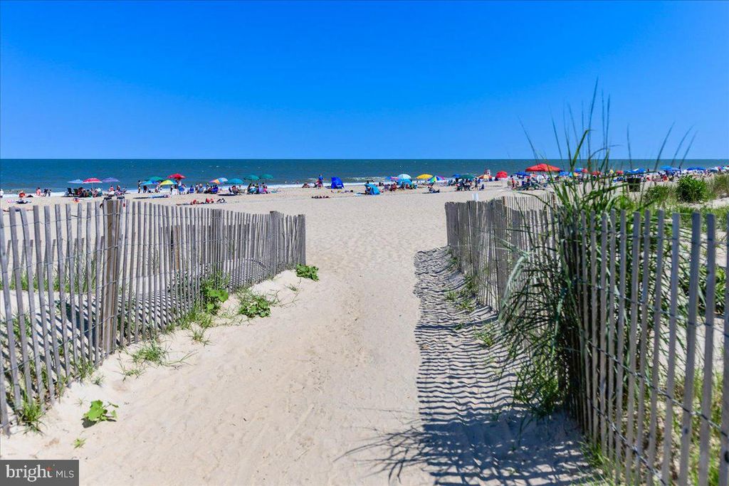 Image 36 of property listing at 10002 COASTAL HWY #105, Ocean City, MD 21842