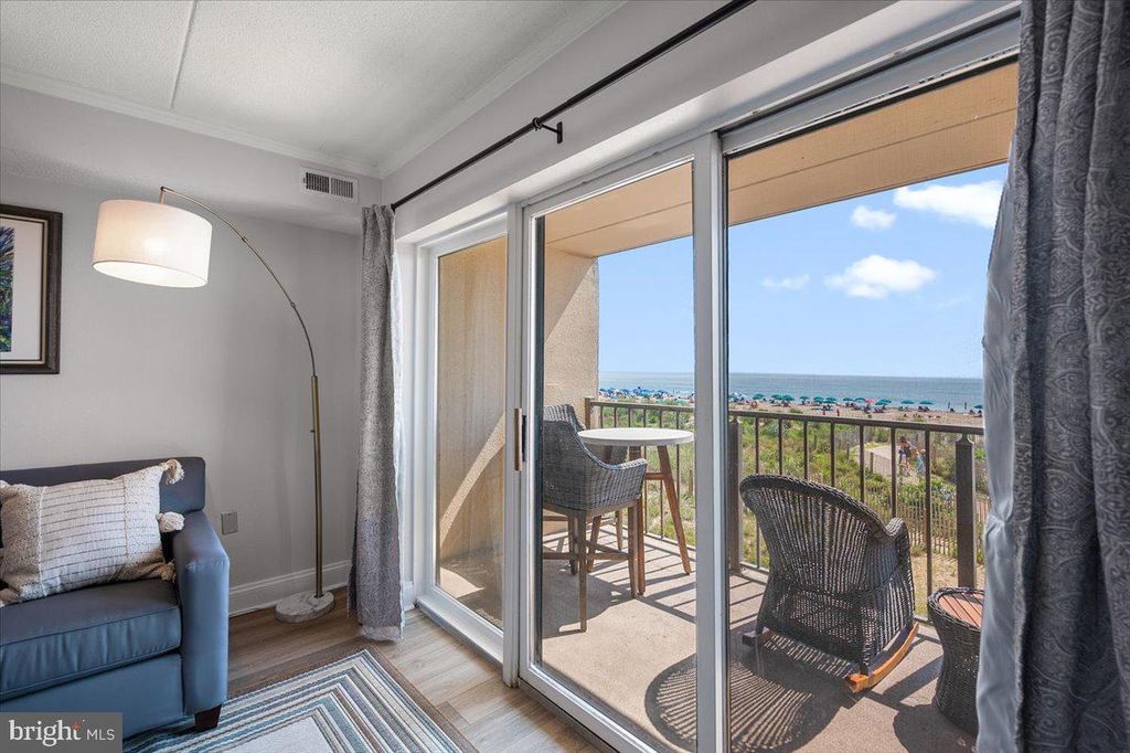 Image 7 of property listing at 10002 COASTAL HWY #105, Ocean City, MD 21842
