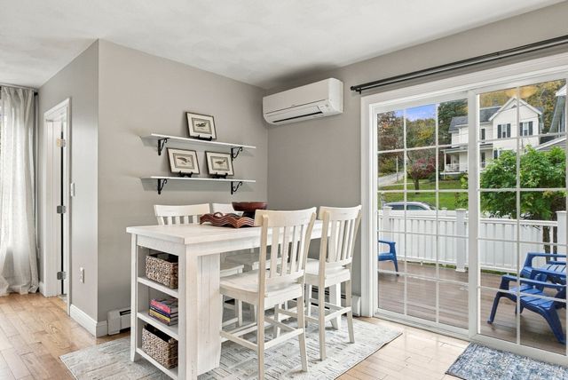 14 South Hampton Rd, Amesbury, MA 01913