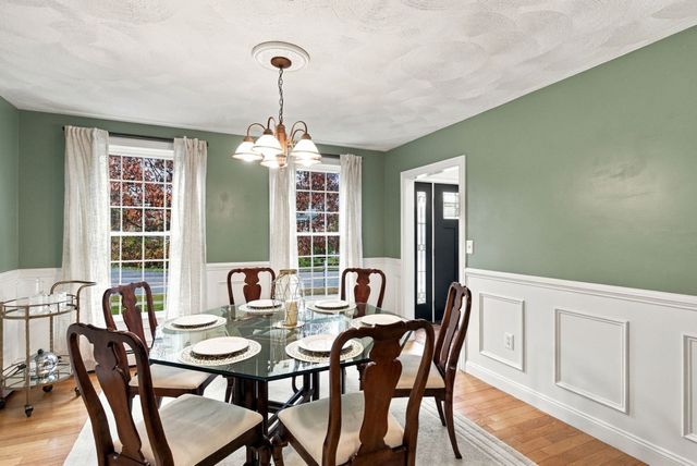 14 South Hampton Rd, Amesbury, MA 01913