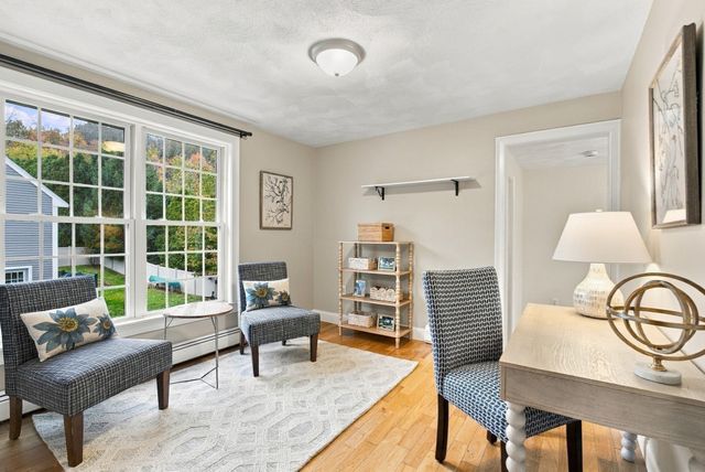 14 South Hampton Rd, Amesbury, MA 01913