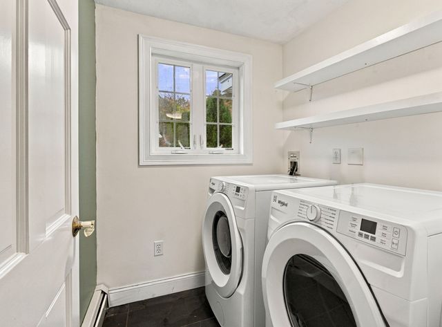14 South Hampton Rd, Amesbury, MA 01913