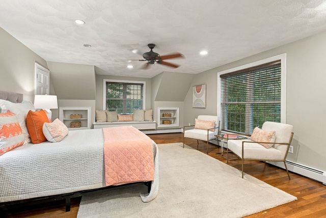 14 South Hampton Rd, Amesbury, MA 01913
