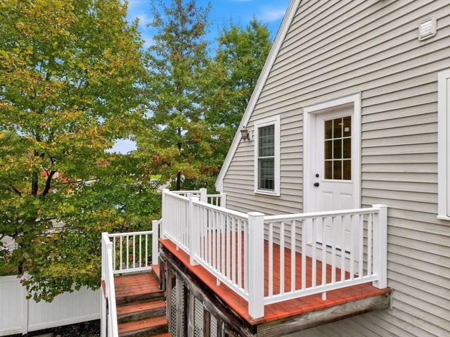 14 South Hampton Rd, Amesbury, MA 01913