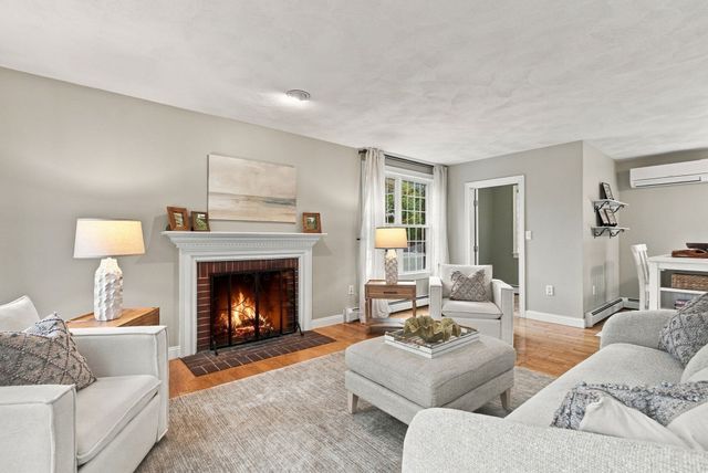14 South Hampton Rd, Amesbury, MA 01913