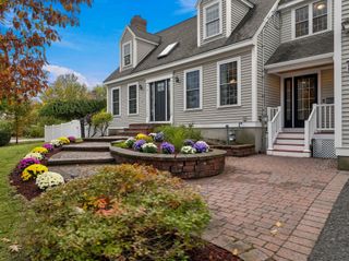 14 South Hampton Rd, Amesbury, MA 01913
