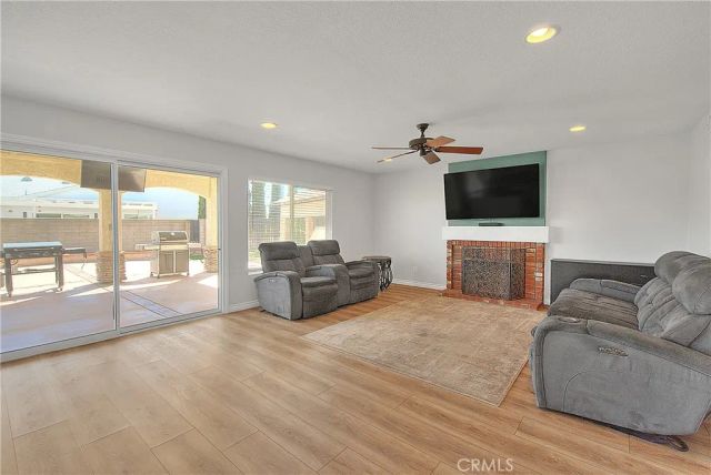 937 Brandywine, Corona, CA 92880
