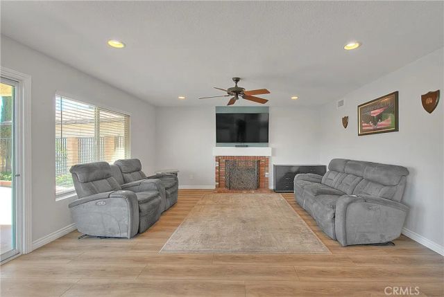 937 Brandywine, Corona, CA 92880