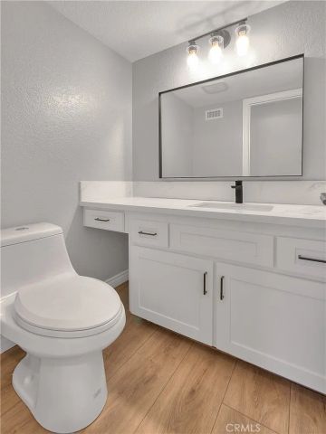 937 Brandywine, Corona, CA 92880