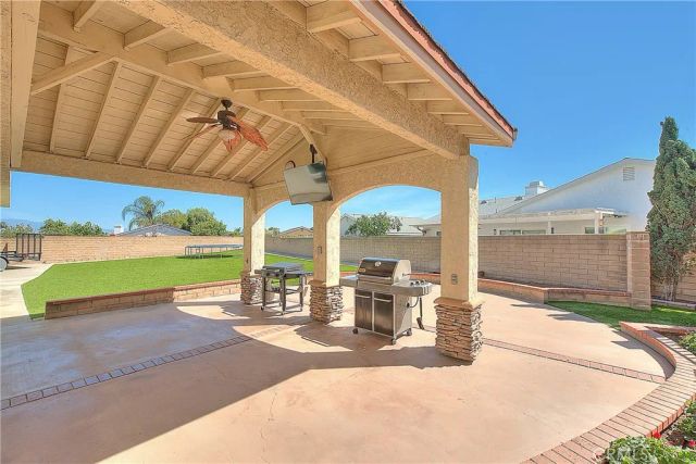 937 Brandywine, Corona, CA 92880