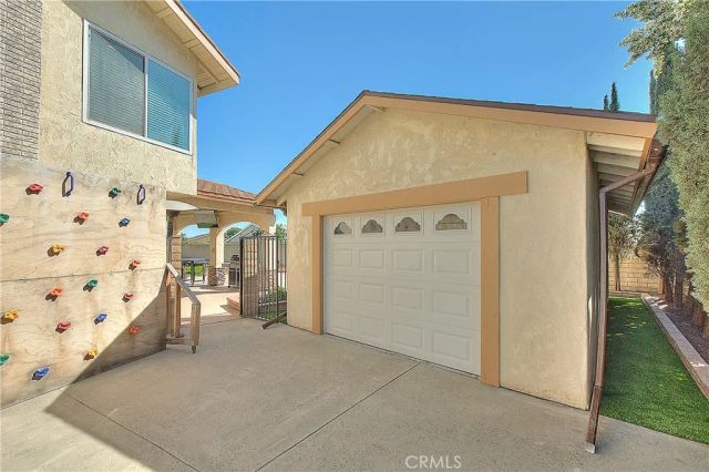 937 Brandywine, Corona, CA 92880