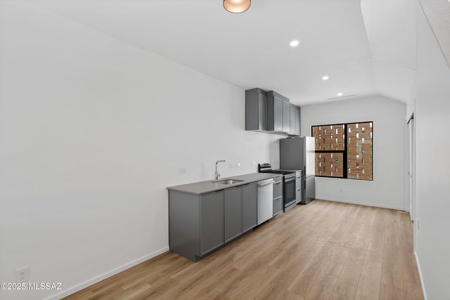 32 W 18th Street, Tucson, AZ 85701