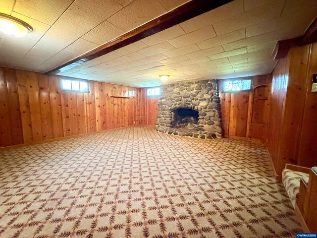 316 Blossom Ln NW, Albany, OR 97321
