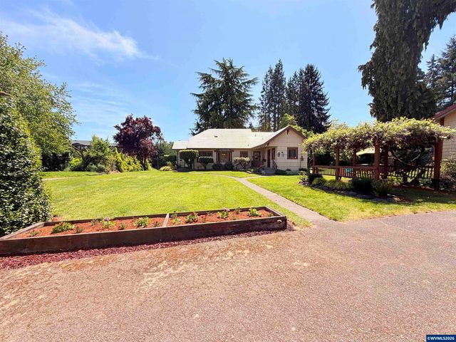 316 Blossom Ln NW, Albany, OR 97321
