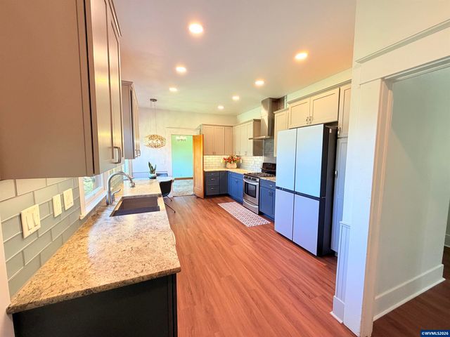 316 Blossom Ln NW, Albany, OR 97321