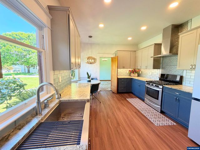 316 Blossom Ln NW, Albany, OR 97321