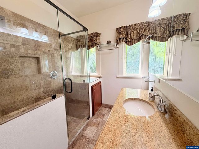 316 Blossom Ln NW, Albany, OR 97321