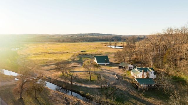 6415 Pinewood Rd, Nunnelly, TN 37137