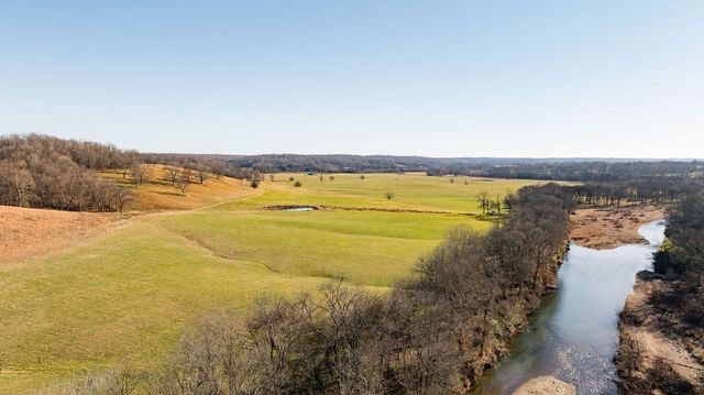 6415 Pinewood Rd, Nunnelly, TN 37137