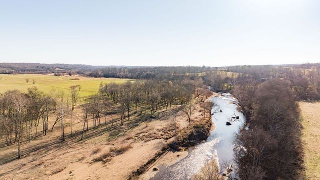 6415 Pinewood Rd, Nunnelly, TN 37137
