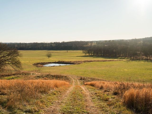 6415 Pinewood Rd, Nunnelly, TN 37137