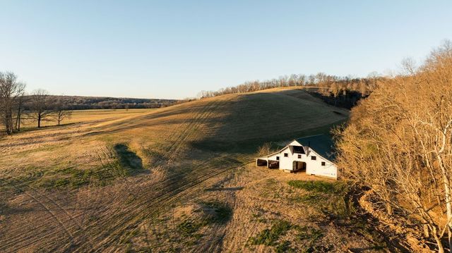 6415 Pinewood Rd, Nunnelly, TN 37137