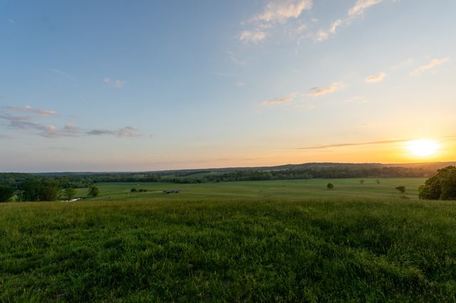 6415 Pinewood Rd, Nunnelly, TN 37137