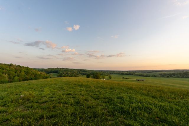 6415 Pinewood Rd, Nunnelly, TN 37137