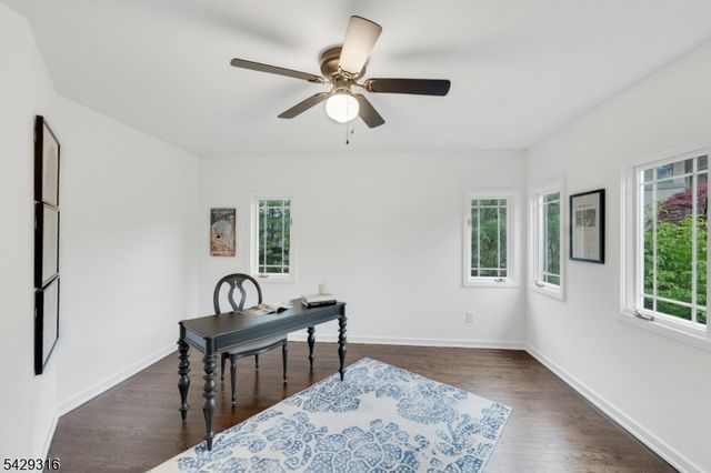 22 Fox Run Rd, Allendale Boro, NJ 07401