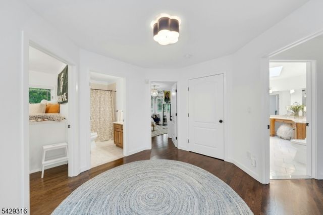 22 Fox Run Rd, Allendale Boro, NJ 07401
