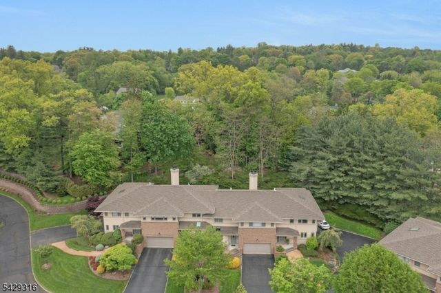 22 Fox Run Rd, Allendale Boro, NJ 07401