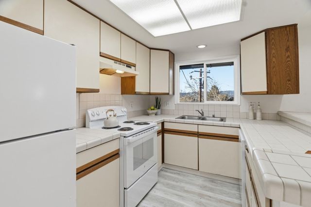 740 Loma Prieta Drive, Aptos, CA 95003