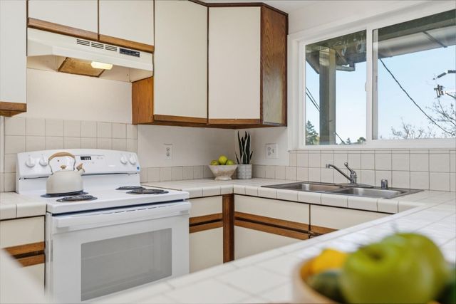 740 Loma Prieta Drive, Aptos, CA 95003